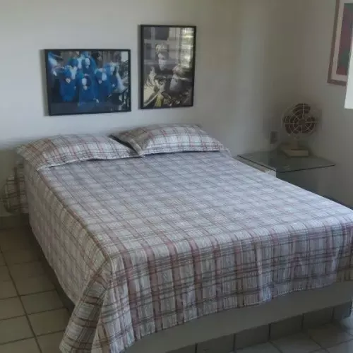 Quarto com cama de casal